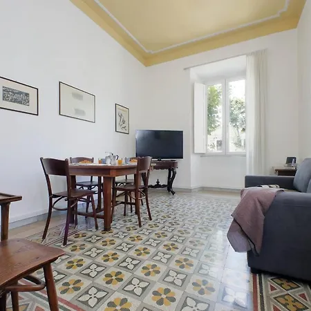 Cozy Merulana Apartment