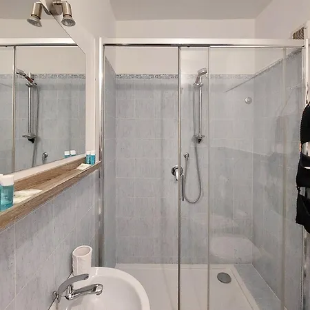 Cozy Merulana Apartment *